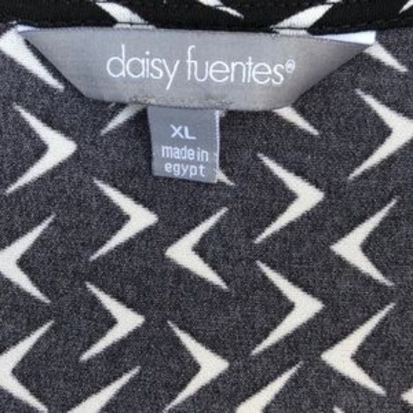 Daisy Fuentes XL long sleeve patterned tunic top - Picture 4 of 4